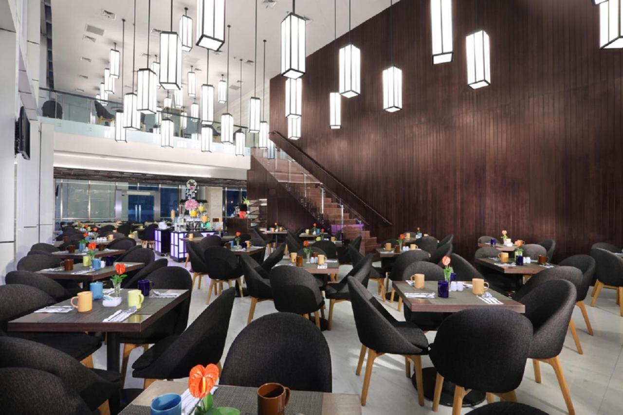 Aston Priority Simatupang Hotel And Conference Center Jakarta Eksteriør bilde