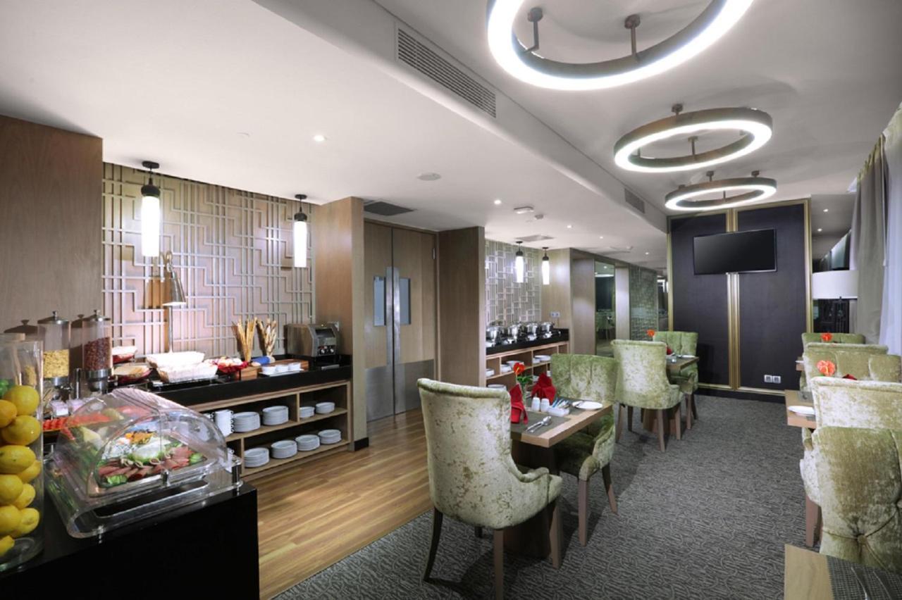 Aston Priority Simatupang Hotel And Conference Center Jakarta Eksteriør bilde